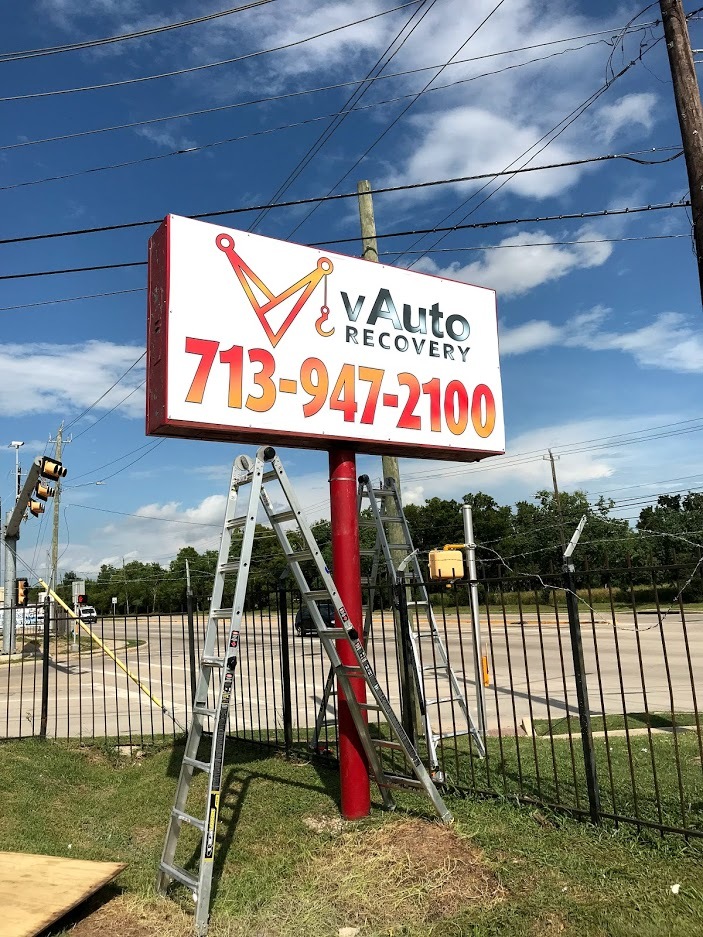 Sinage for V Auto Recovery in Houston